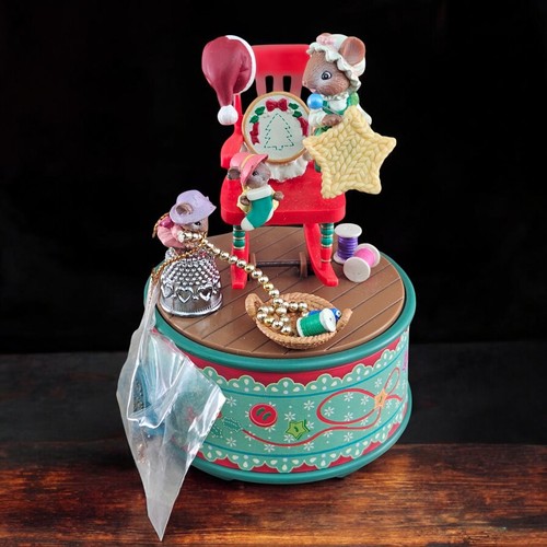 Vtg enesco music box mouse - music,